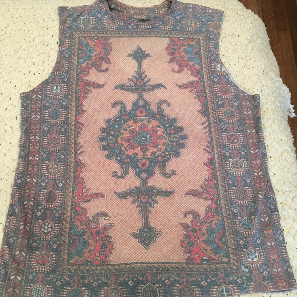 Printed muscle shirt